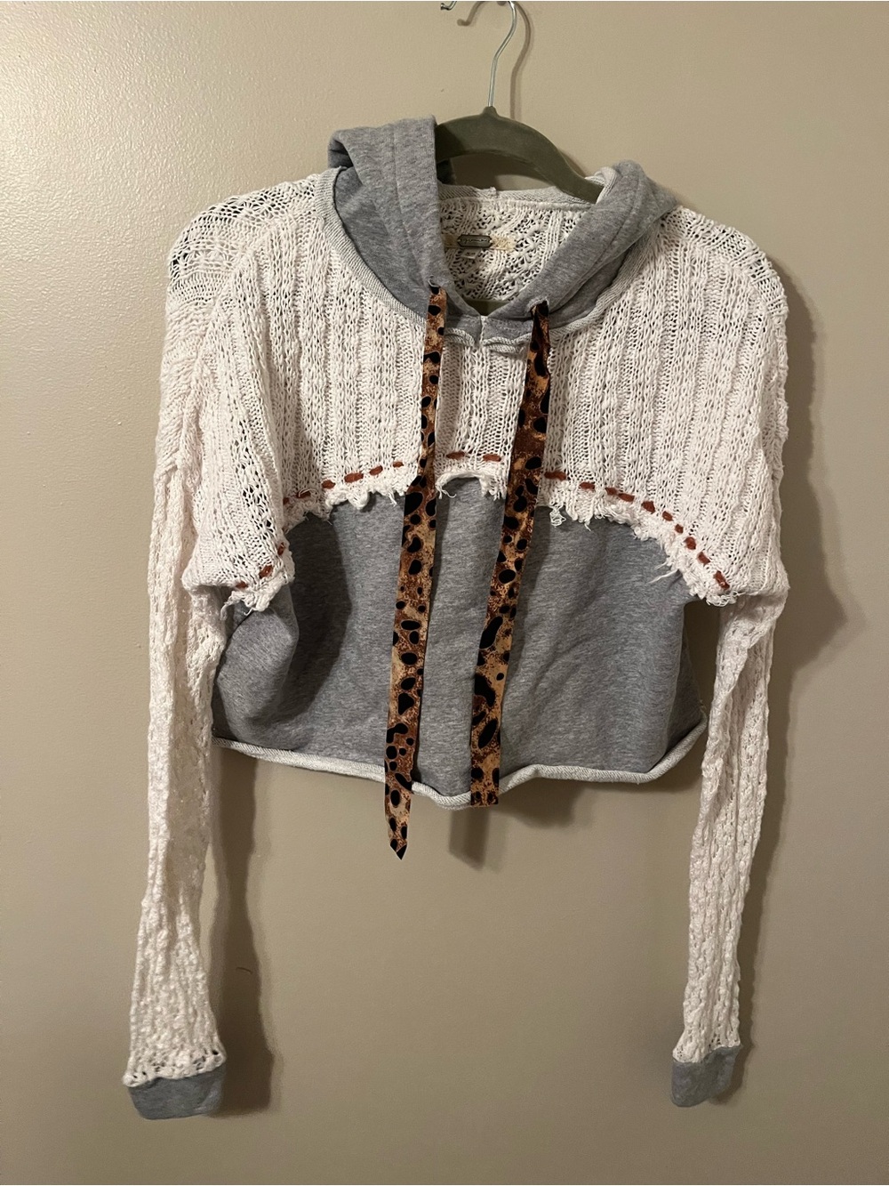 gimmicks by BKE White Crochet Overlay Gray Hoodie with Leopard Drawstrings